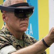 Obrázek: Vojáci USA uvidí slabiny nepřítele díky chytrým brýlím: Microsoft upravuje HoloLens pro nasazení v boji