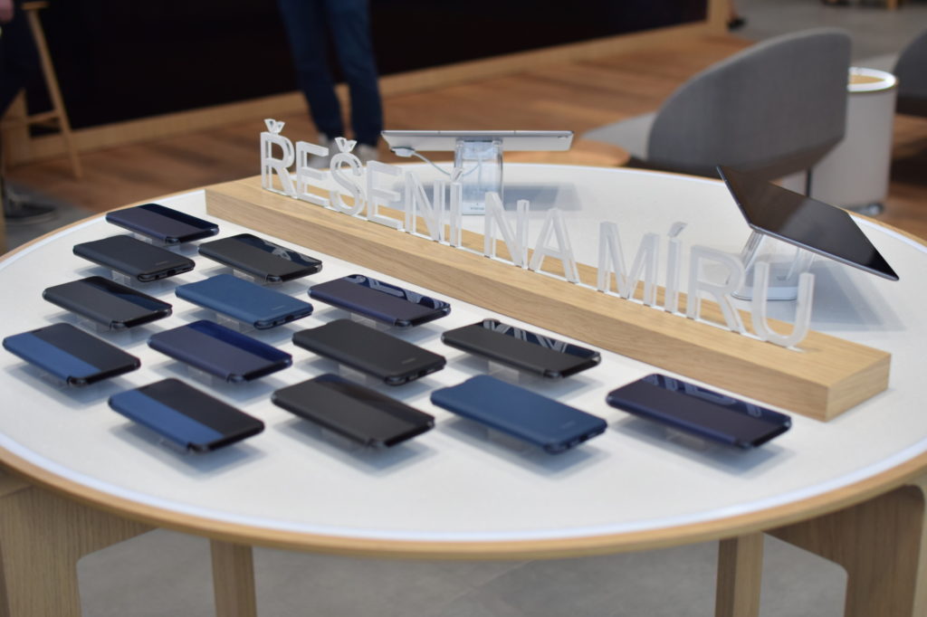 Obrázek: Huawei 30. 3. otevřel první kamenný obchod a nabídl P20 Pro jen za 10 tisíc