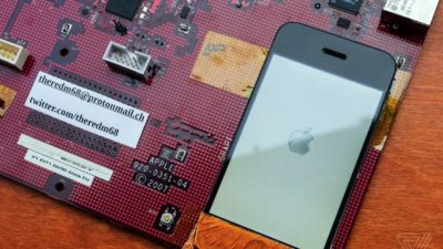 Obrázek: Utajovaný kousek historie: Prototyp prvního iPhonu určený pro inženýry poprvé na fotografiích