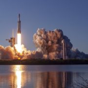 Obrázek: Kolem Měsíce se SpaceX: Japonský miliardář dává veřejnosti unikátní příležitost