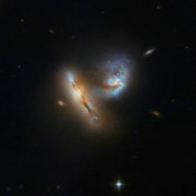 Obrázek: Když se slučují galaxie: Za 4 miliardy let se srazí Mléčná dráha s Andromedou