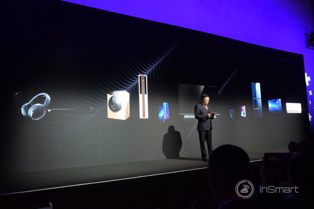 Obrázek: Další ohebný smartphone? TCL uvede v ČR vlastní smartphone i televize s 8K