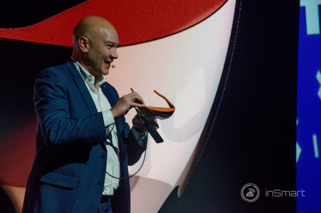 Obrázek: Další ohebný smartphone? TCL uvede v ČR vlastní smartphone i televize s 8K