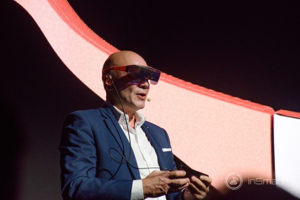 Obrázek: Další ohebný smartphone? TCL uvede v ČR vlastní smartphone i televize s 8K