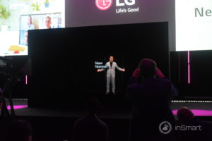 Obrázek: Hologram lepší než ze StarWars: Ředitel LG mluvil na podiu jako hologram