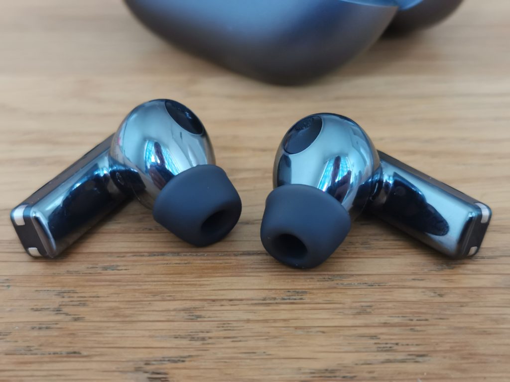 Obrázek: Recenze Bluetooth sluchátek Huawei FreeBuds Pro: Nenechte se rušit okolním hlukem