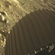 Obrázek: NASA zveřejnila přes 4 500 nových fotografií z Marsu: Začíná pátrání po životě