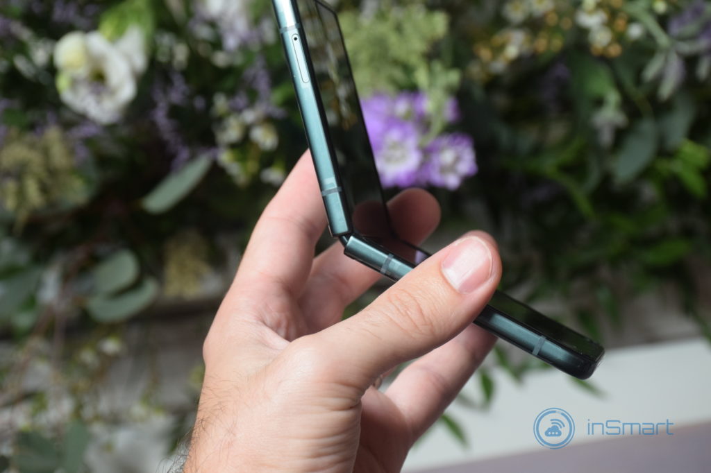 Obrázek: Třetí generace ohýbacích telefonů je tu. Samsung Galaxy Z Flip 3 nadchne, Z Fold 3 už tolik ne