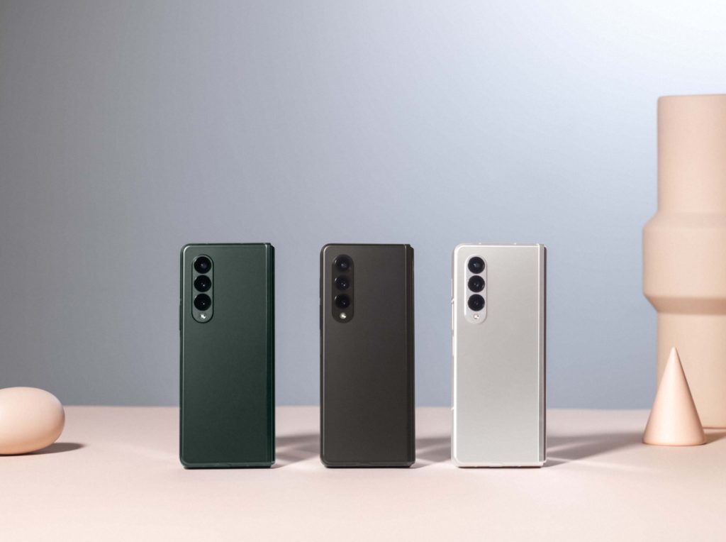 Obrázek: Třetí generace ohýbacích telefonů je tu. Samsung Galaxy Z Flip 3 nadchne, Z Fold 3 už tolik ne