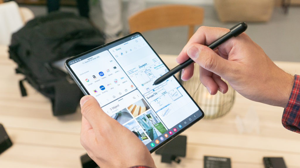 Obrázek: Telefon s tabletem uvnitř: Nový Galaxy Z Fold4 je levnější a výkonnější Obrázek: Telefon s tabletem uvnitř: Nový Galaxy Z Fold4 je levnější a výkonnější