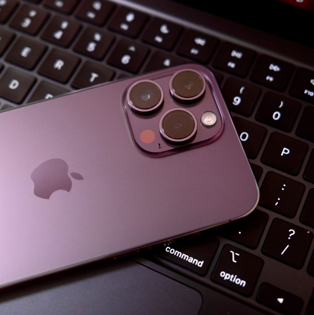 Obrázek: Užitečné, nebo nebezpečné? iPhone dokáže přečíst SMS hlasem odesílatele, ukazuje patent Applu Obrázek: Užitečné, nebo nebezpečné? iPhone dokáže přečíst SMS hlasem odesílatele, ukazuje patent Applu