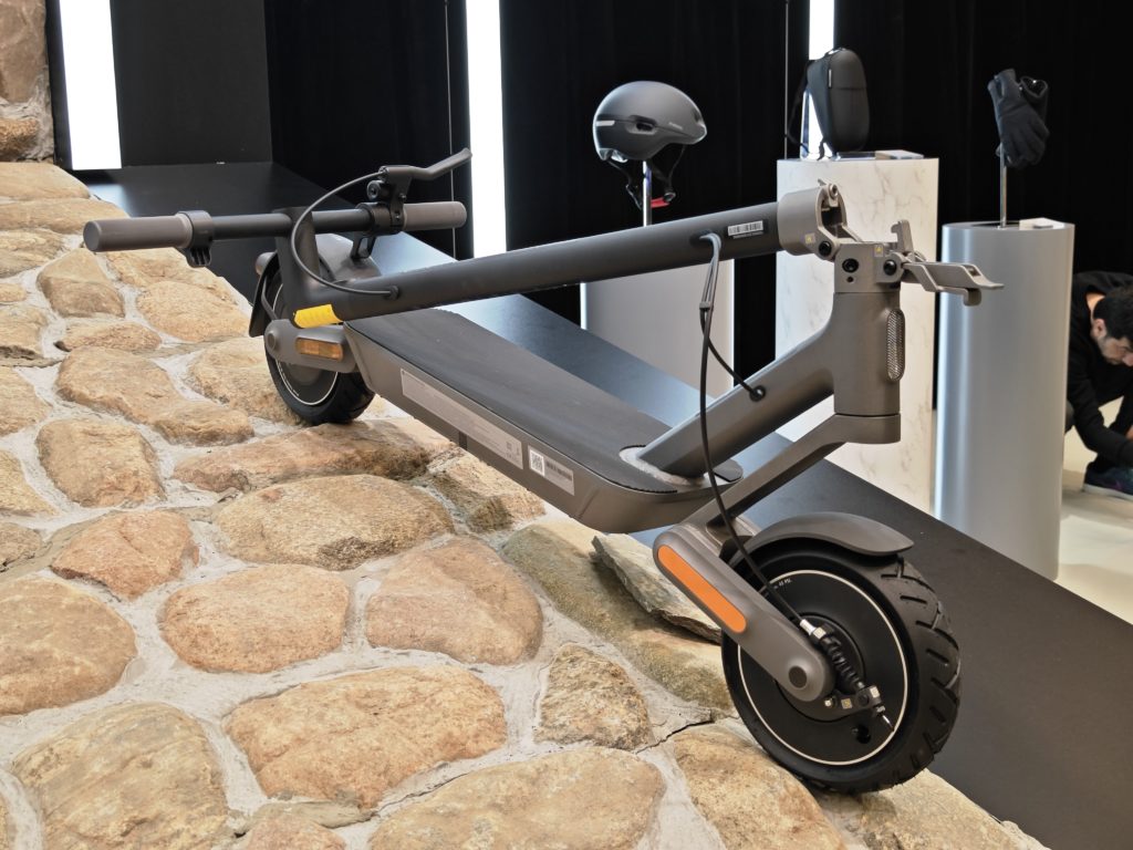Obrázek: Xiaomi Electric Scooter 4 Ultra: Nejlepší koloběžka výrobce dorazí s dvojitým odpružením Obrázek: Xiaomi Electric Scooter 4 Ultra: Nejlepší koloběžka výrobce dorazí s dvojitým odpružením