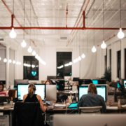 Obrázek: Předpověď ze Silicon Valley: AI zlikviduje polovinu kancelářských pozic, nezaměstnanost vzroste na 20 %