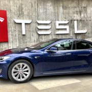 Obrázek: Tesla strhla lavinu. Její Superchargery bude nově používat Rivian, chystá se i Hyundai a KIA