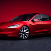 Obrázek: Nová Tesla Model 3 se změnila k nepoznání: Highland má směrovky na volantu a 50 % součástek je nových