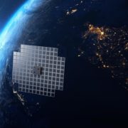 Obrázek: Nový satelit září jako nejjasnější hvězdy, ruší astronomy při práci