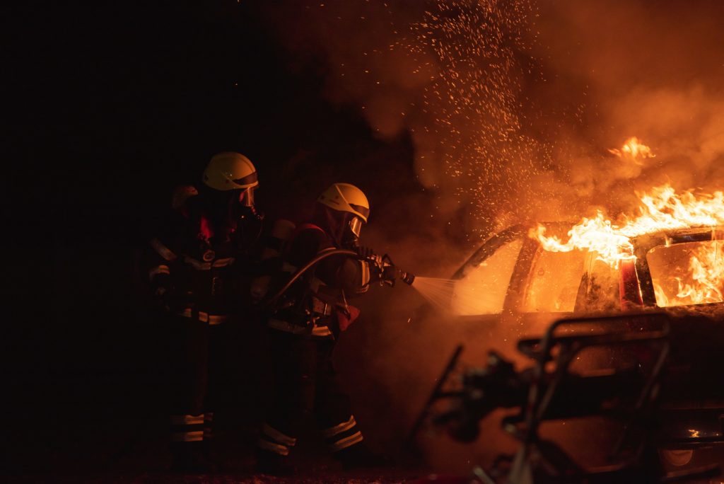Obrázek: Hoříš, má Oktávko: Proč, když hoří spalováky, podezírají Češi elektromobily? Obrázek: Hoříš, má Oktávko: Proč, když hoří spalováky, podezírají Češi elektromobily?