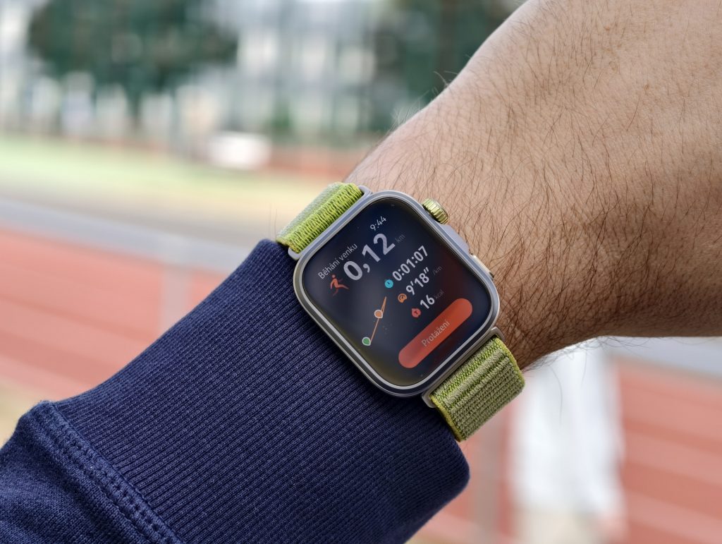 Obrázek: Displej jasnější než iPhone a 10 dní výdrže: Nové Huawei Watch překvapily cenou