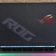 Obrázek: Recenze Asus ROG Strix SCAR 16: Stejný výkon v kompaktnějším balení