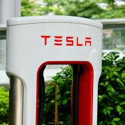 Obrázek: Levněji vám v ČR auto nikdo nenabije: Tesla otevřela 20 nových Superchargerů za jediný den