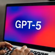 Obrázek: OpenAI představila nejchytřejší AI. Co dokáže GPT-5 a kdo by se měl bát o práci?