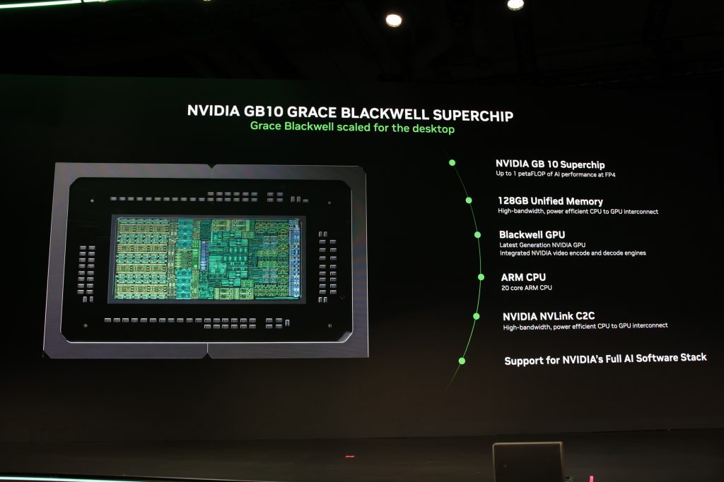 Obrázek: Acer vypustil AI bestii: Veriton GN100 nabízí výkon až 1 PFLOPS v krabičce o velikosti knihy