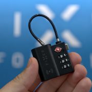 Obrázek: Chytrá ochrana kol a kufrů proti krádeži, powerbanky i netradiční kryty. Tohle ukázal český FIXED na IFA 2025