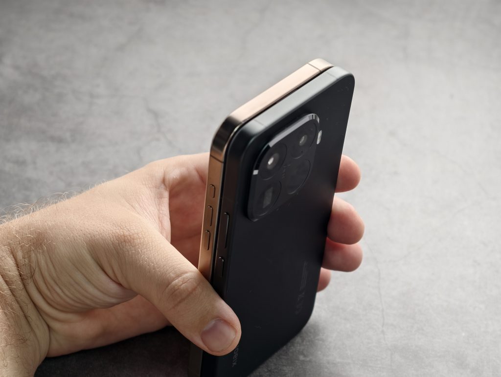 Obrázek: Xiaomi 15T Pro funguje jako vysílačka i bez operátora. Novinka dostala prémiový fotoaparát, skvělá je i česká cena