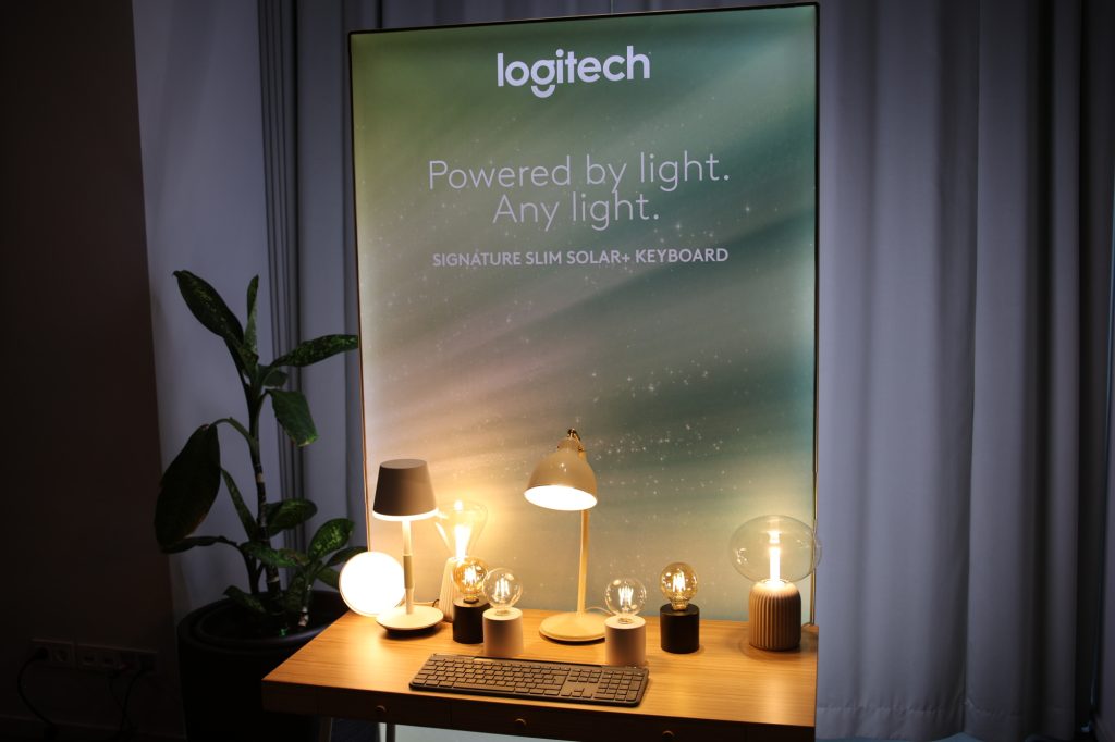 Obrázek: Logitech Signature Slim Solar+: Klávesnice bez drátů a bez nabíjení