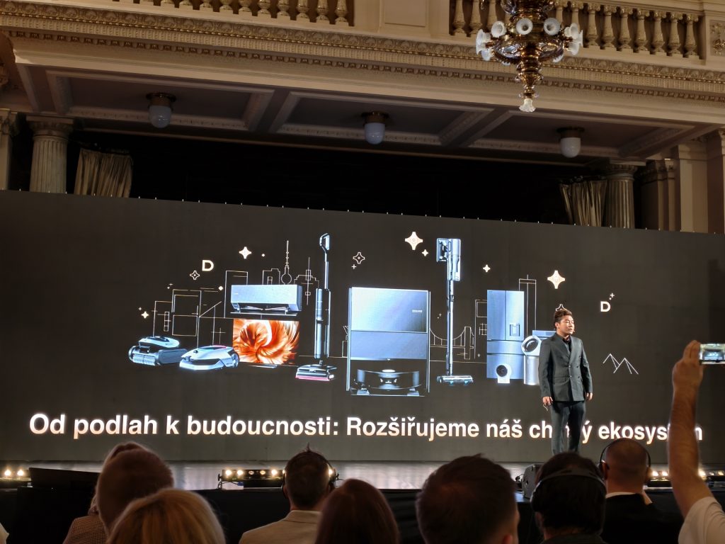 Obrázek: Dreame má robovysavače, které vylezou schody a seberou prádlo ze země. Nyní chce ovládnout české domácnosti