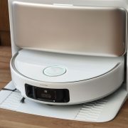Obrázek: Test MOVA V50 Ultra: Robovysavač přeleze extrémně vysoké prahy, pohlídá domácnost a vytře horkou vodou
