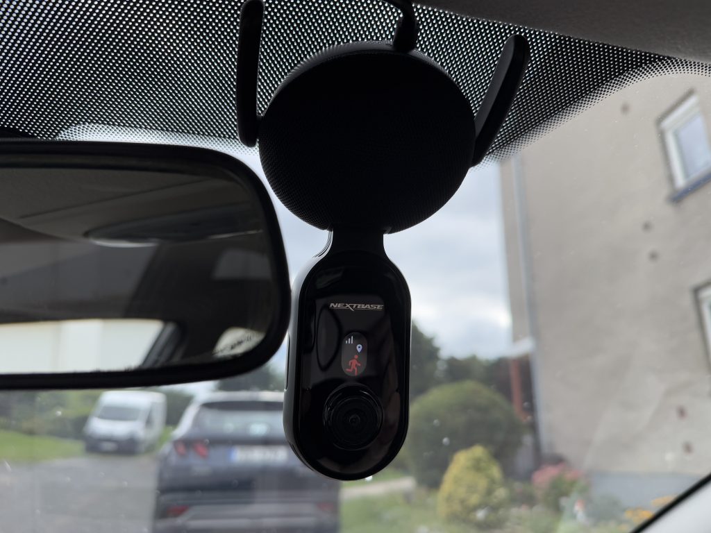 Obrázek: I staré auto může mít díky autokameře Nextbase IQ funkce jako nová Tesla