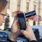 Obrázek: Fotomobil vivo X300 Pro dostal profesionální Photographer Kit. Z mobilu udělá foťák