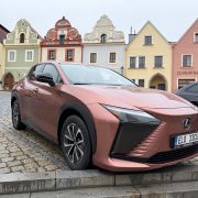 Obrázek: Jak Lexus začínal s elektromobily. Projeli jsme se modelem Lexus RZ 300e