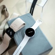 Obrázek: Od sluchátek po chytrý prsten. Nejlepší doplňky k telefonům Samsung, které stojí za pozornost