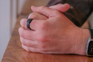 Obrázek: Nový chytrý prsten nemusíte nabíjet: Pebble Index si zapamatuje všechno, co mu řeknete