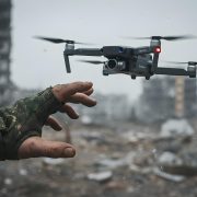 Obrázek: Krádeže dronů i nebezpeční AI agenti: Předpověď bezpečnostních hrozeb pro rok 2026