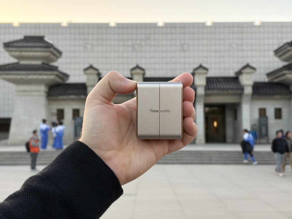 Obrázek: Recenze AI překladače Timekettle W4: Zkusili jsme mluvit česky v Číně a fungovalo to