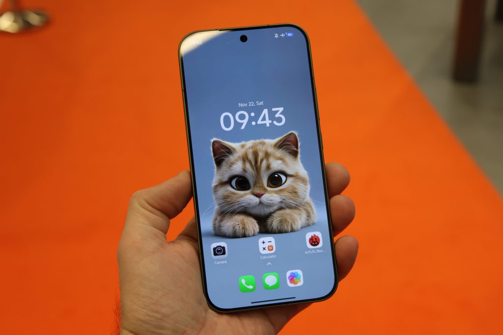 Obrázek: Druhá prodejna Xiaomi v Praze je tady. Slevy a kolo štěstí přilákaly davy zákazníků