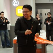 Obrázek: Druhá prodejna Xiaomi v Praze je tady. Slevy a kolo štěstí přilákaly davy zákazníků