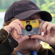 Obrázek: Zapomeňte na úpravy i prohlížení fotek: Fotoaparát Await vás vrátí zpět v čase