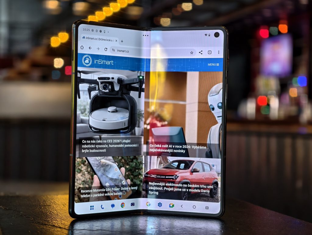 Obrázek: Konečně velká skládačka od Motoroly! A hned si troufá na konkurenci od Samsungu
