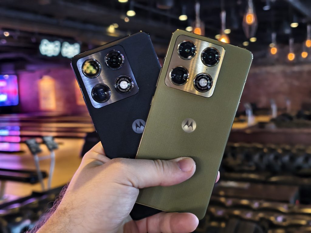 Obrázek: Konečně velká skládačka od Motoroly! A hned si troufá na konkurenci od Samsungu