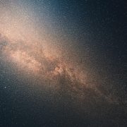 Vzdálený vesmír je oknem do minulosti