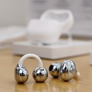 Obrázek: Úlovek z návštěvy Číny: Sluchátka Huawei Freeclip 2 se ještě více přiblížila šperku