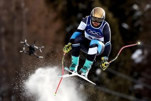 Obrázek: Otravný zvuk a fantastické záběry. Jak vypadají drony, které létají za sportovci na olympiádě?