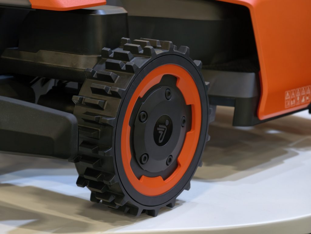 Obrázek: Viděli jsme budoucnost robotických sekaček. Navimow dorazí na český trh již v únoru