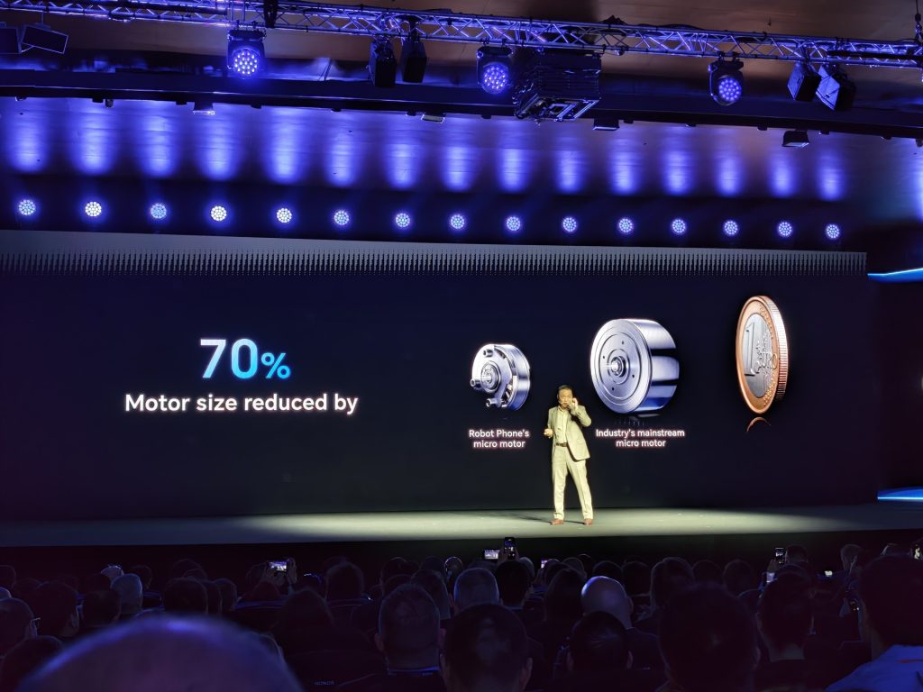 Obrázek: HONOR nám ukázal telefon s robotickým ramenem. Došlo i na humanoidního robota