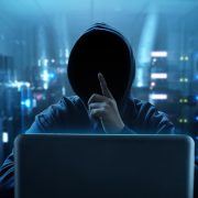 Obrázek: Hrozba týdne #3: Pozor na telefonát z „finančáku". Jak funguje nový podvod, který se šíří Českem